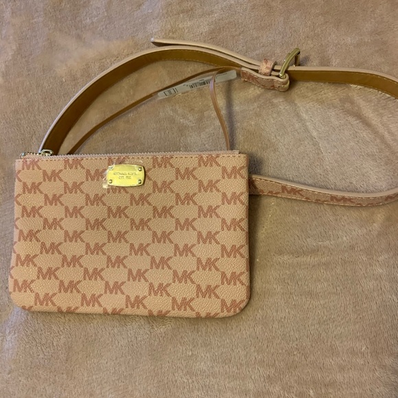 Michael Kors Accessories - Michael Kors Fanny